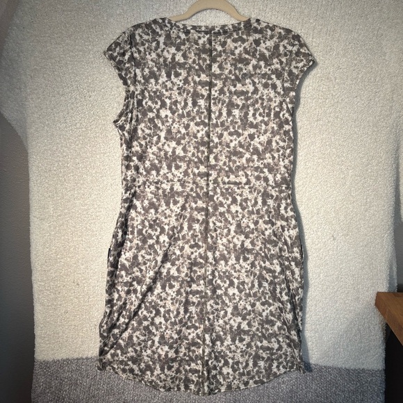 The North Face Getaway Dress V-Neck Grey Print Casual Travel Sz M - Picture 7 of 7